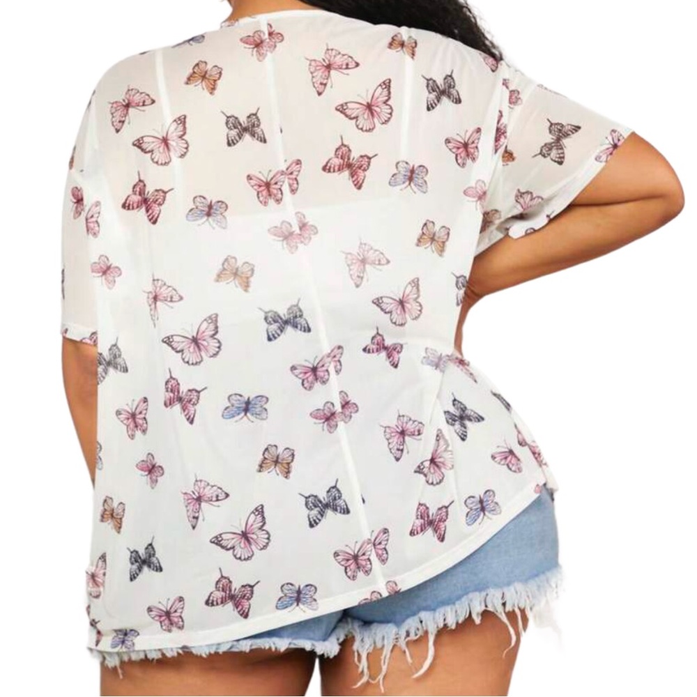 🌻
 PLUS Butterfly Top 🦋 - Picture 2 of 3